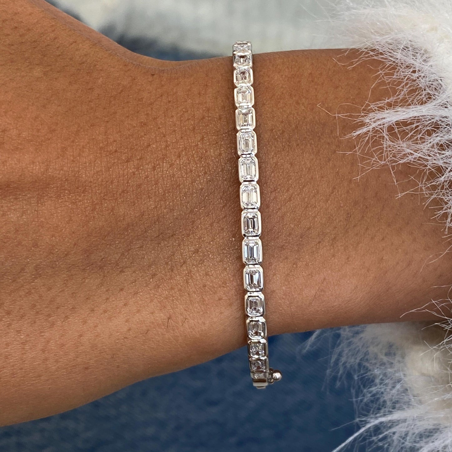 1.90CT Emerald Cut Moissanite Diamond Elegant Bezel Set Sparkling Bangle Bracelet