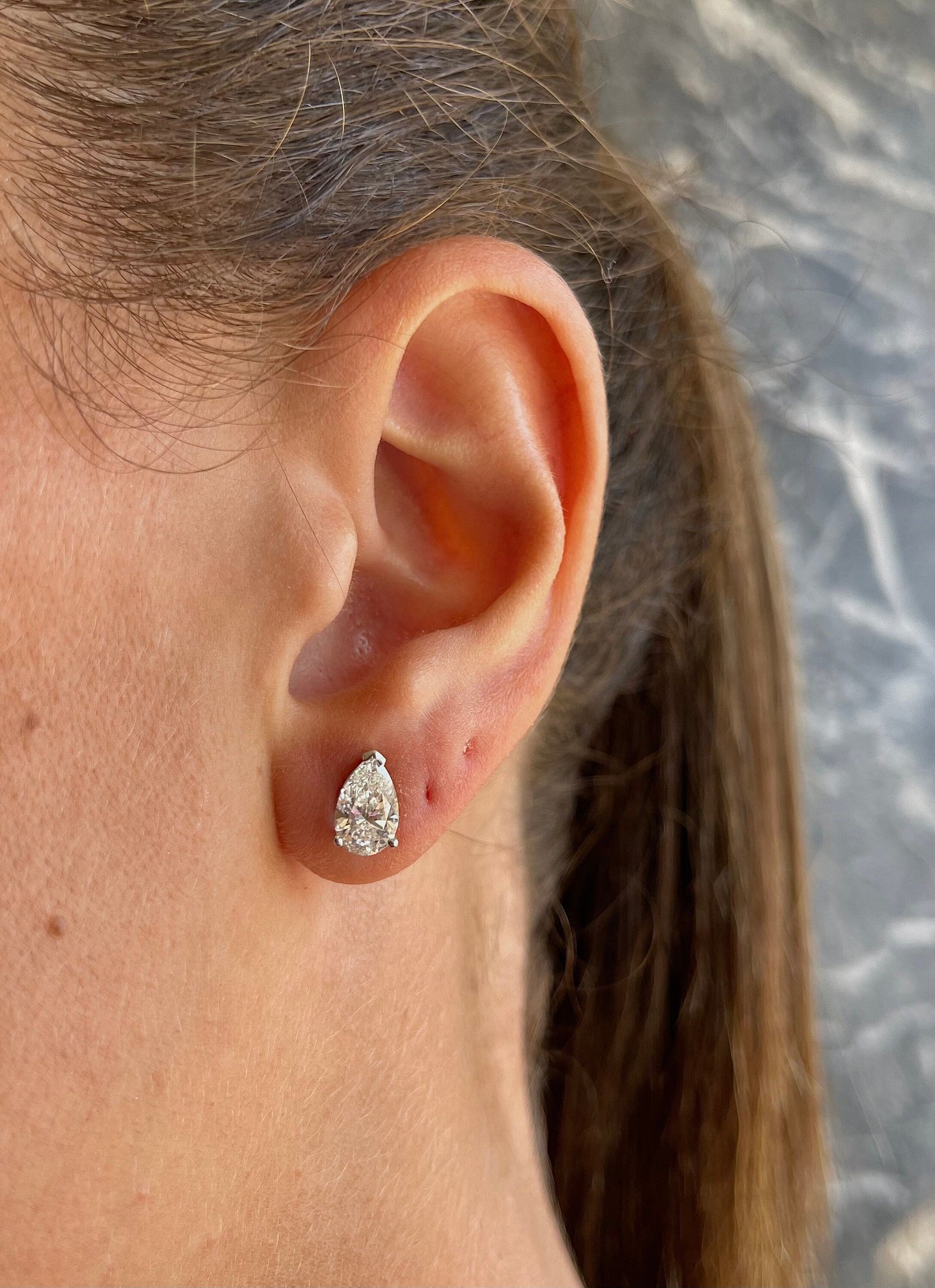 2 Carat D/VVS Pear Cut Moissanite Diamond 14k White Gold Pushback Stud Earrings