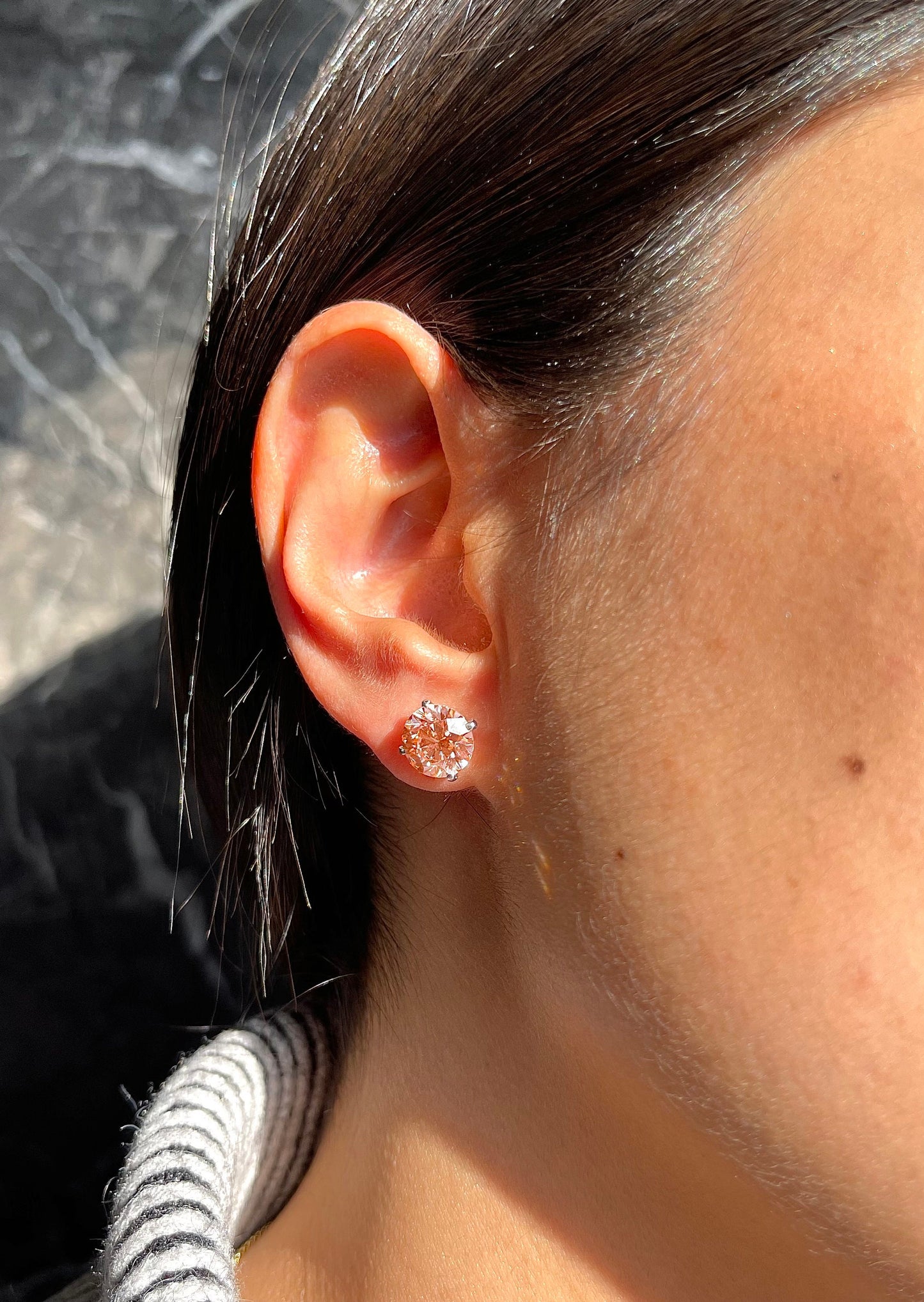 4 carats Fancy Intense Pink Color VS1 IGI Certified Round Cut Lab Grown Pink Diamond Stud Earrings