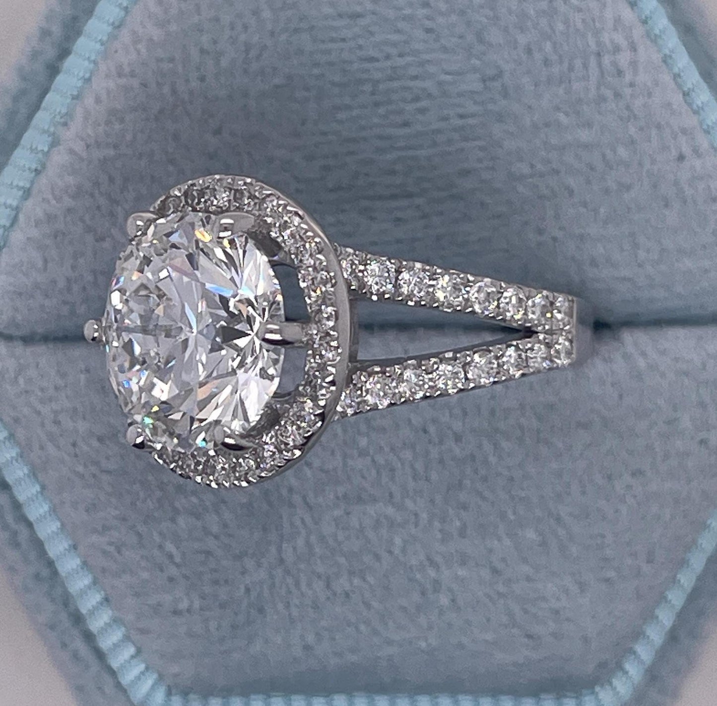 5.55CT Round Cut Moissanite Diamond Split Shank Classic Style Halo Engagement Ring