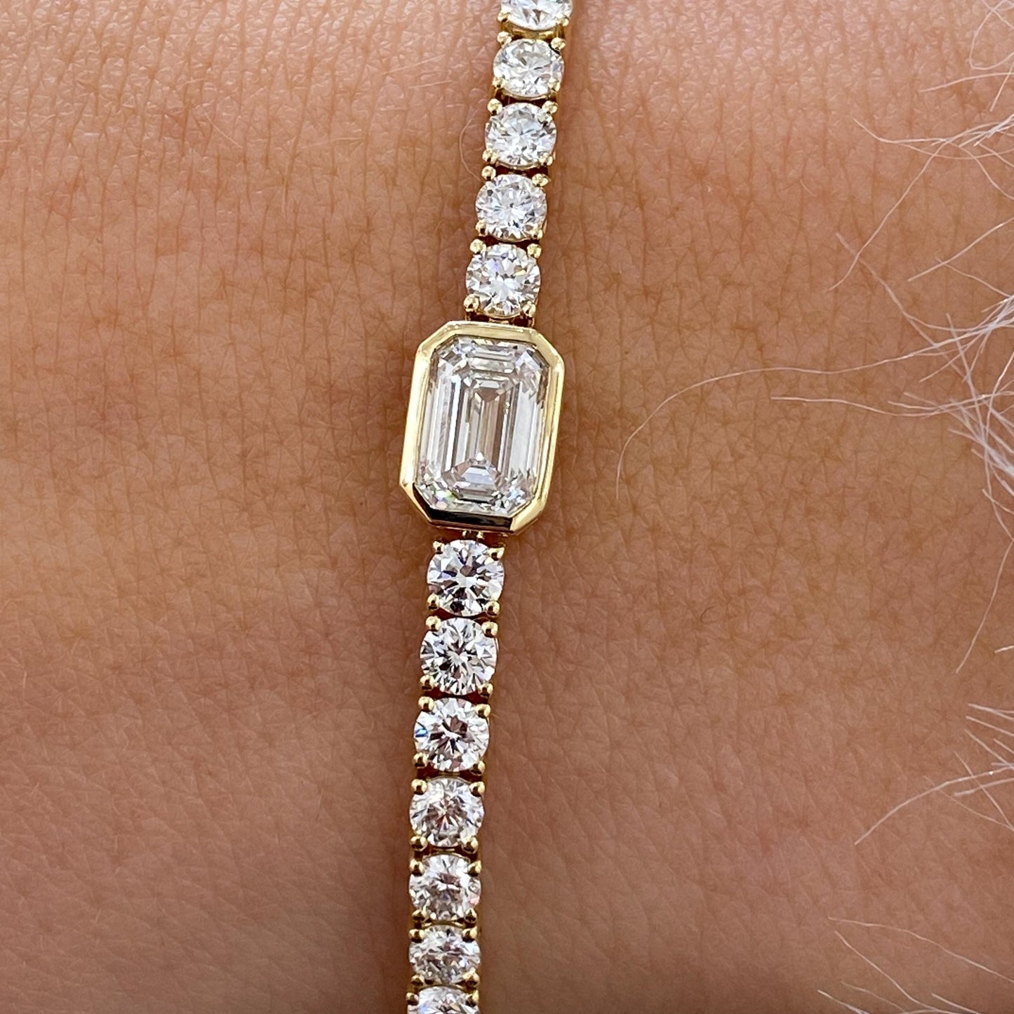 5.65Ct Round & Emerald Cut Lab Grown Diamond Bezel & Prong Setting Luxurious Tennis Bracelet