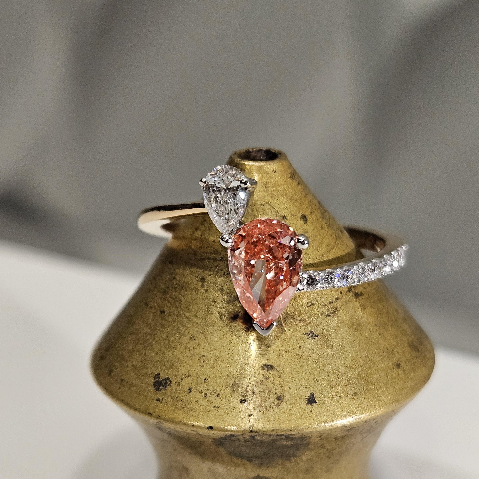 0.84 CT Pear Cut Pink Lab Grown Diamond Valentine Anniversary Engagement Ring