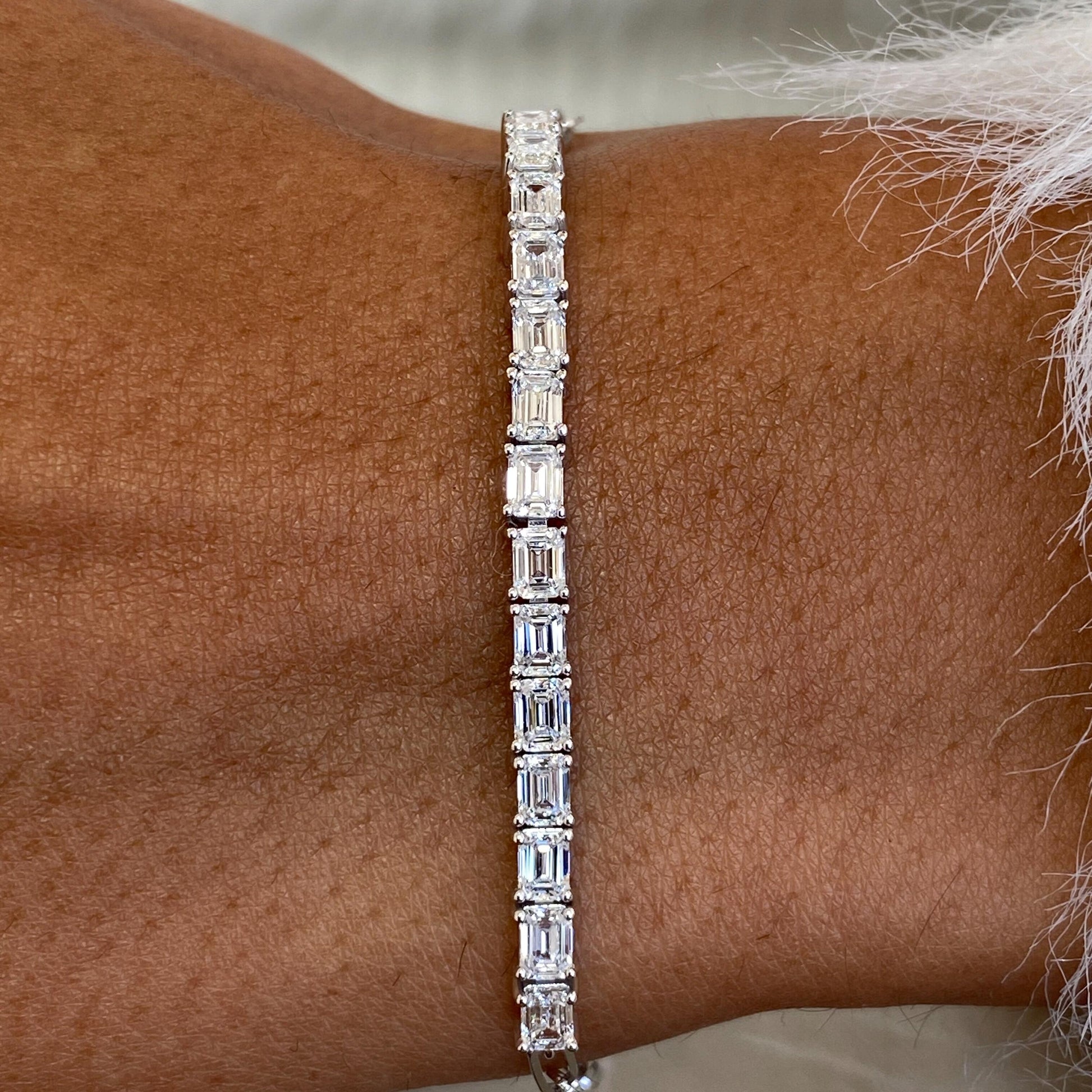 1.71Ct Emerald Cut Lab Grown Diamonds Luxurious Prong Set Half Eternity Bracelet