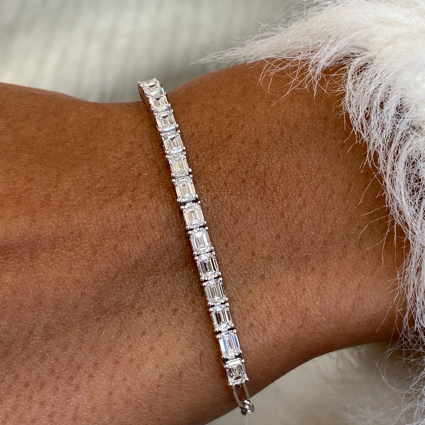 1.71Ct Emerald Cut Moissanite Diamonds Luxurious Prong Set Half Eternity Bracelet