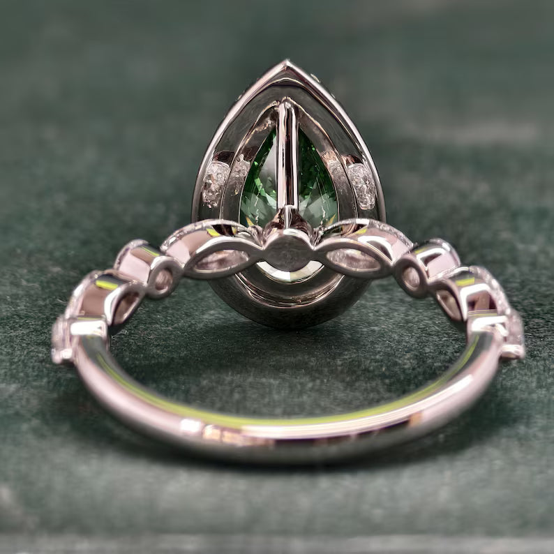 14KT Solid Gold 1.00 CT Pear Cut Vivid Green Lab Grown Diamond Halo Engagement Ring Antique Bridal Jewelry Wedding Gifts For Her
