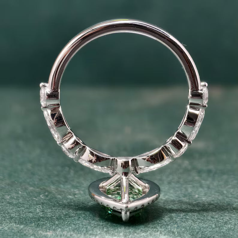 14KT Solid Gold 1.00 CT Pear Cut Vivid Green Lab Grown Diamond Halo Engagement Ring Antique Bridal Jewelry Wedding Gifts For Her