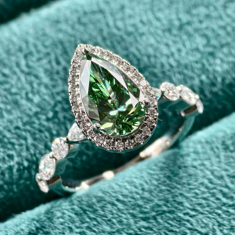 14KT Solid Gold 1.00 CT Pear Cut Vivid Green Lab Grown Diamond Halo Engagement Ring Antique Bridal Jewelry Wedding Gifts For Her