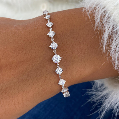 2.55 Carat Round Cut  Lab-Grown Diamond Links beauty and elegance Bracelet