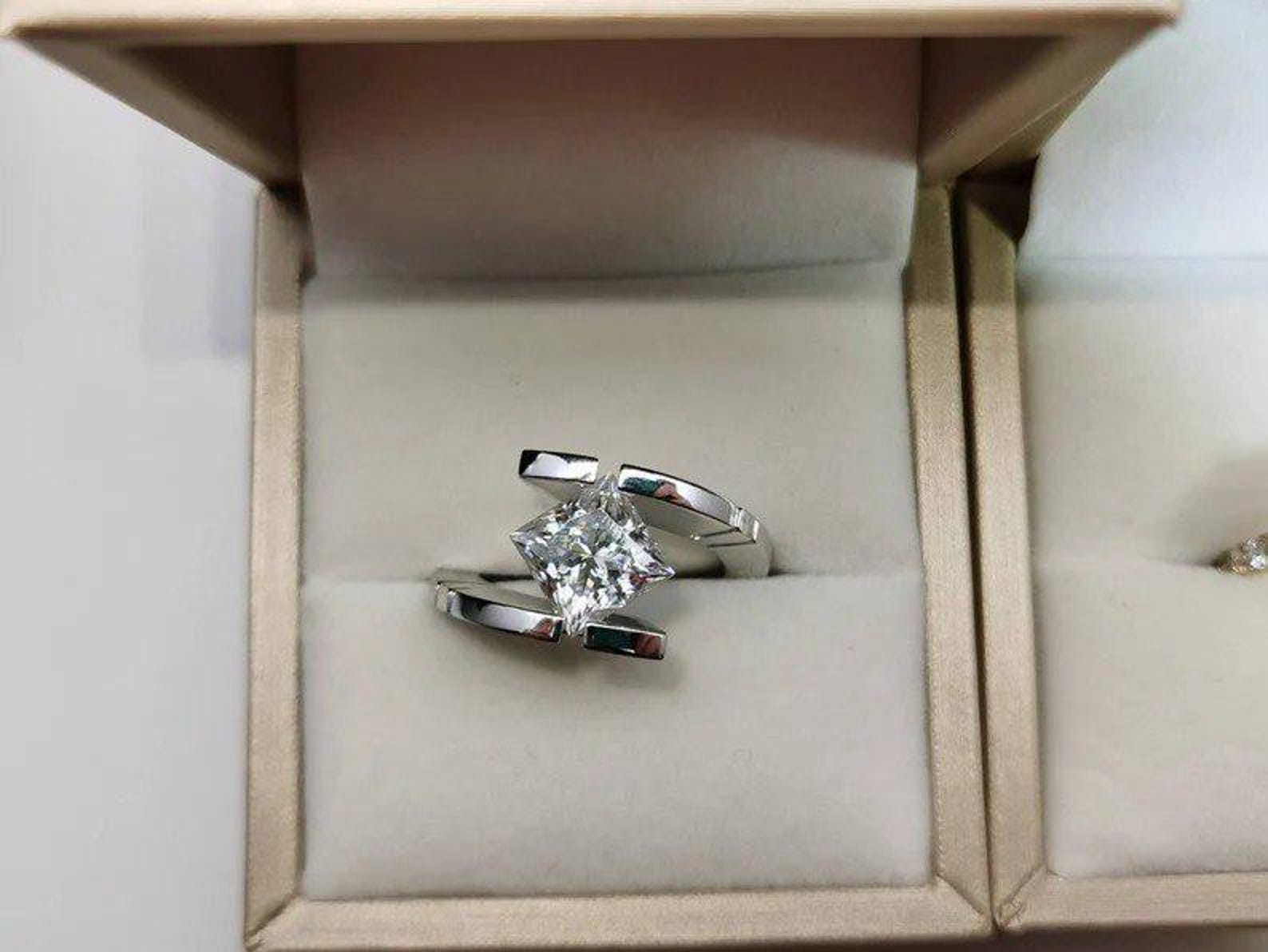 3CT Princess Cut Moissanite Floating Tension Set Design Engagement Ring For Woman