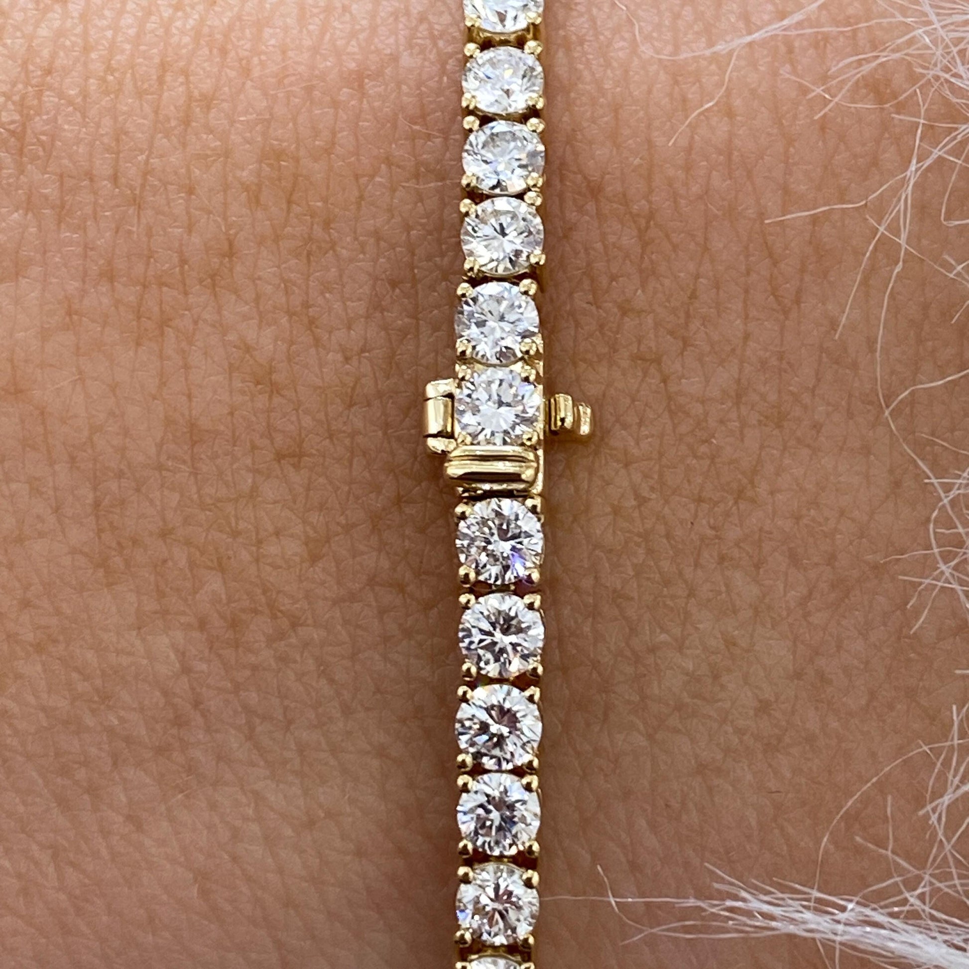 5.65Ct Round & Emerald Cut Moissanite Diamond  Bezel & Prong Setting Luxurious Tennis Bracelet