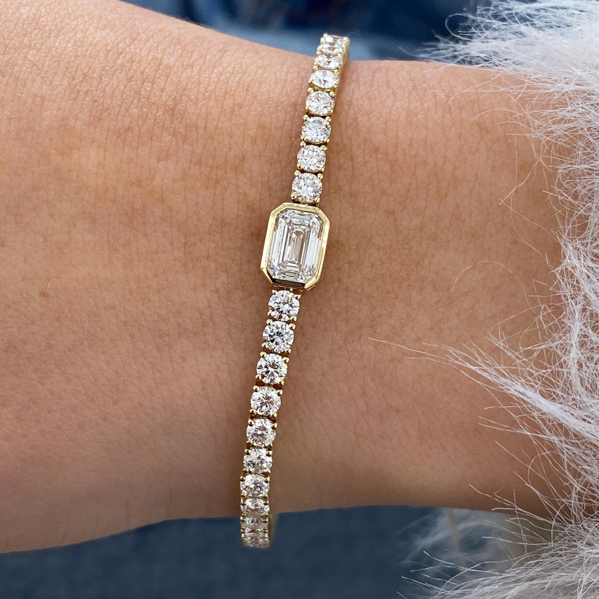 5.65Ct Round & Emerald Cut Moissanite Diamond  Bezel & Prong Setting Luxurious Tennis Bracelet