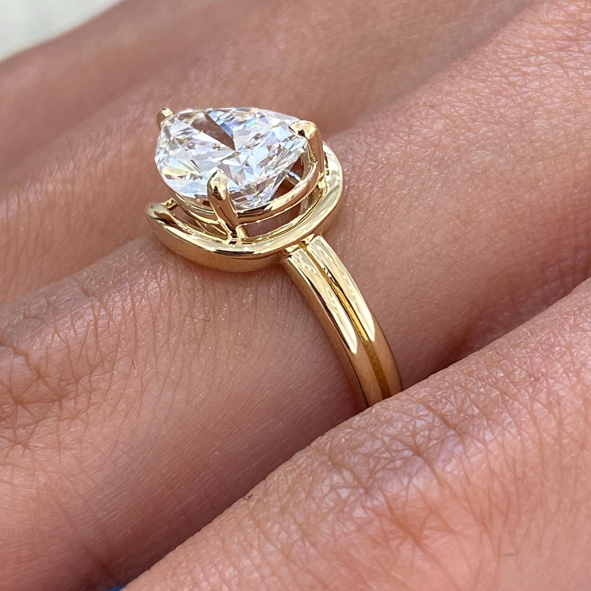 5 Ct  Pear Cut Moissanite Split Shank Solitaire Diamond Engagement Ring