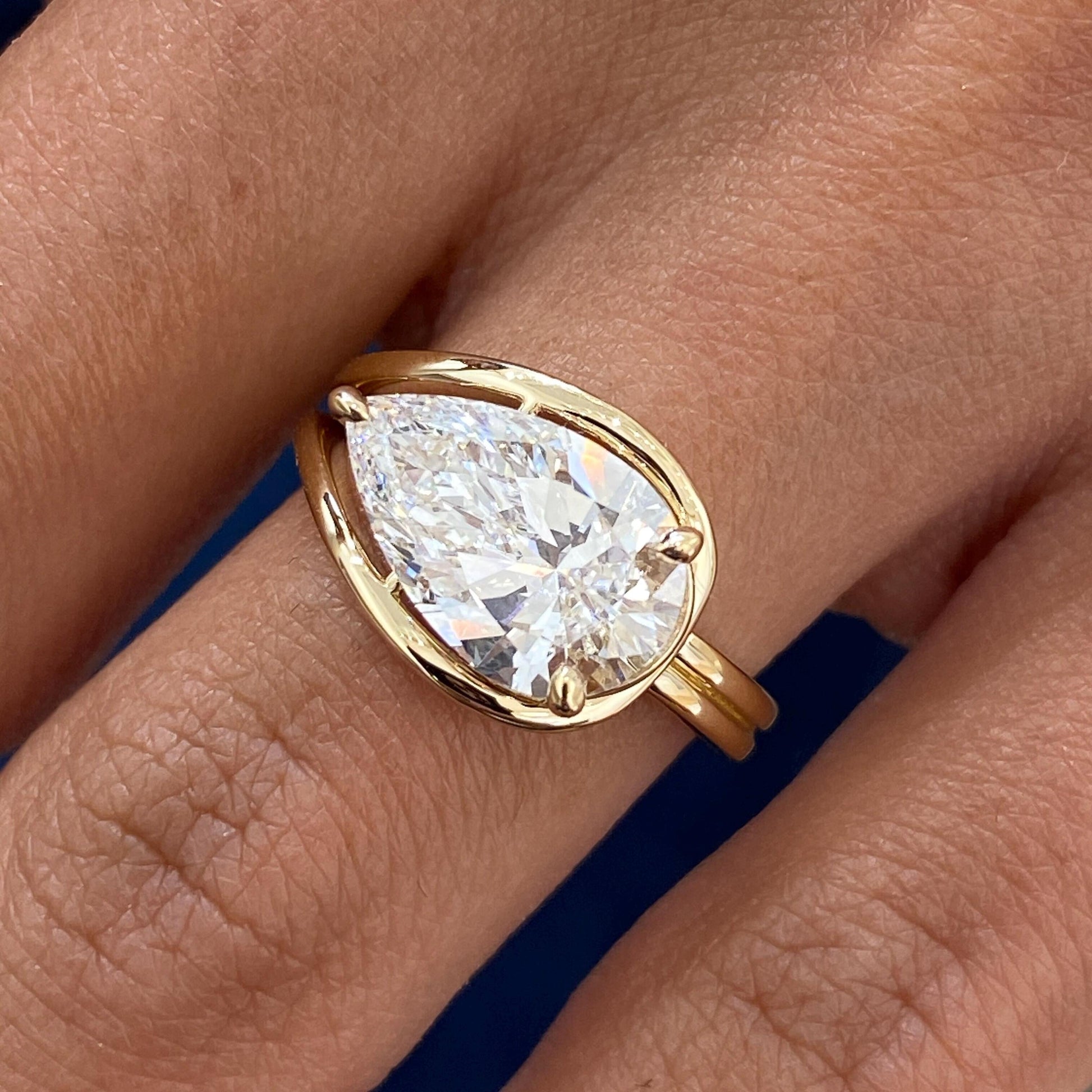 5 Ct  Pear Cut Moissanite Split Shank Solitaire Diamond Engagement Ring