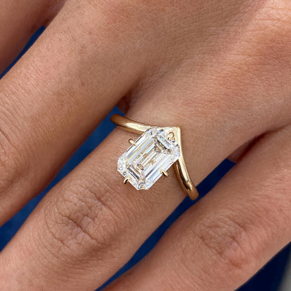 7 Ct Emerald Cut Lab-Grown Diamond Solitaire Chevron Engagement Ring14kt Gold Ring